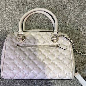Guess shoulder bag.